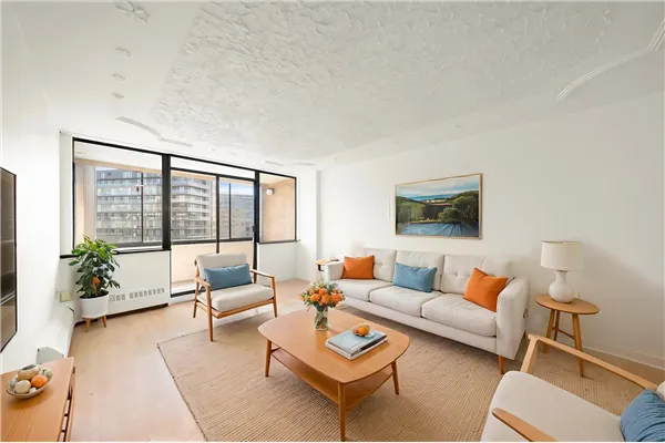 1002 - 6651 Minoru Boulevard